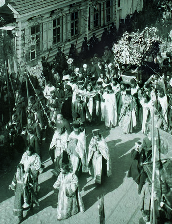 19.Крестный ход с мощами преп. Евфр. на Витебской ул. Ф.о 20 мая 1910г.